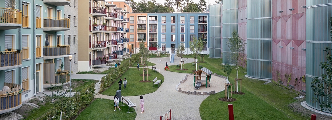 Slide SWN Regensburger Viertel Blick vom Quartiersplatz